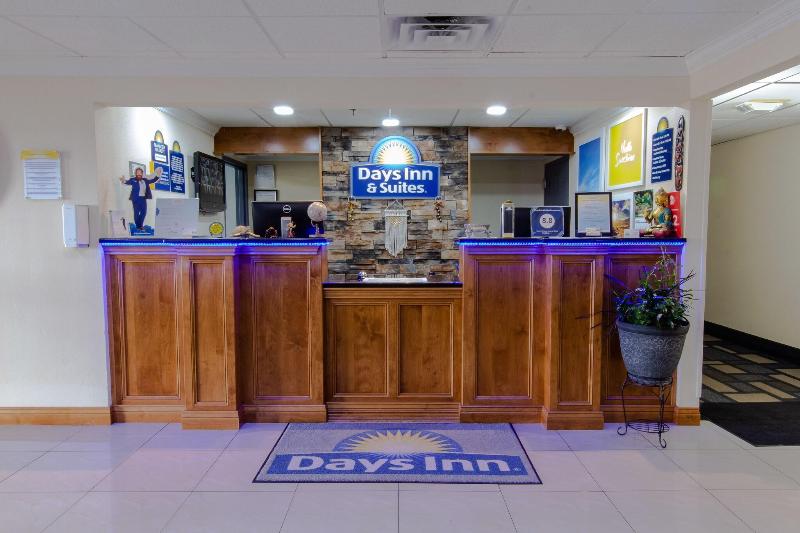 Days Inn & Suites By Wyndham Commerce image