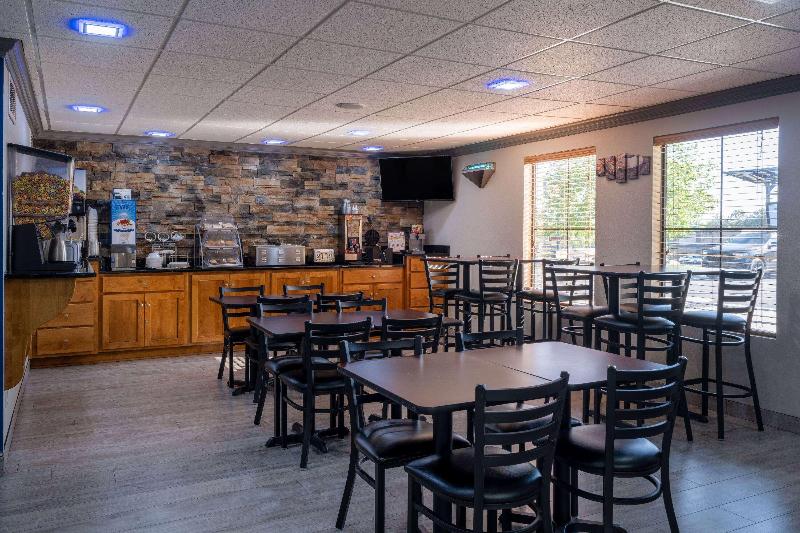 Days Inn & Suites By Wyndham Commerce image