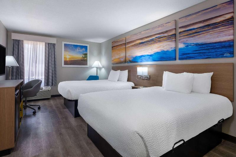 Days Inn & Suites By Wyndham Commerce image