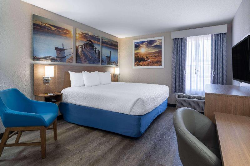 Days Inn & Suites By Wyndham Commerce image