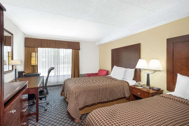 Days Inn By Wyndham Geneva/Finger Lakes image