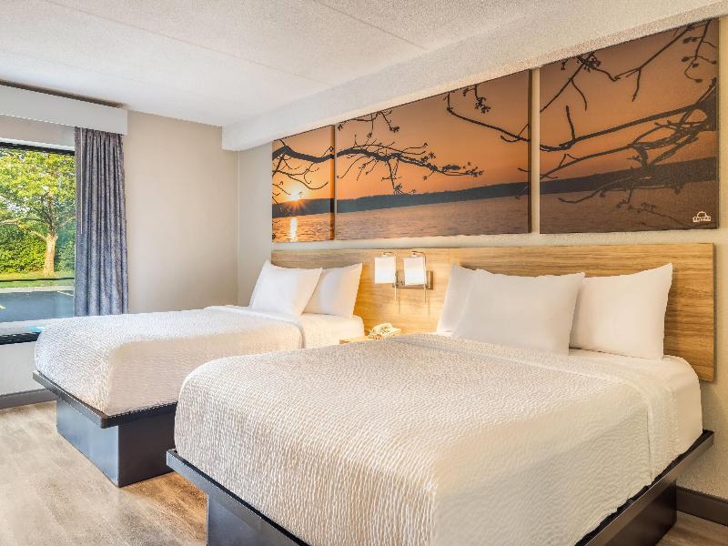 Days Inn by Wyndham Geneva/Finger Lakes image