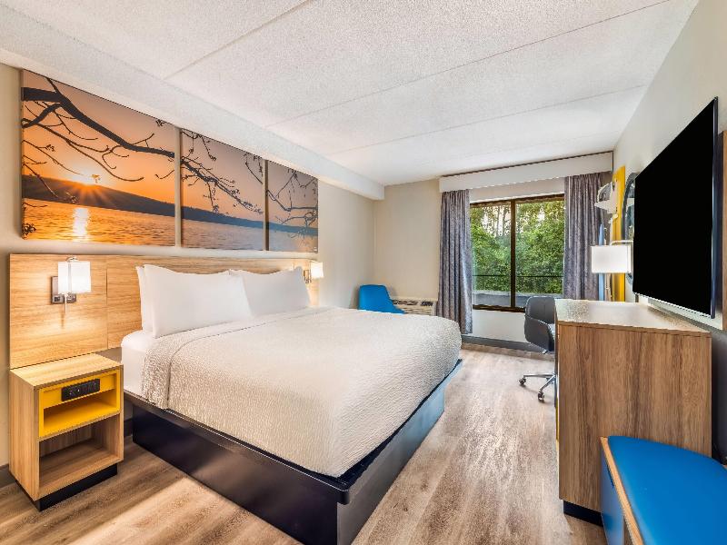 Days Inn by Wyndham Geneva/Finger Lakes image