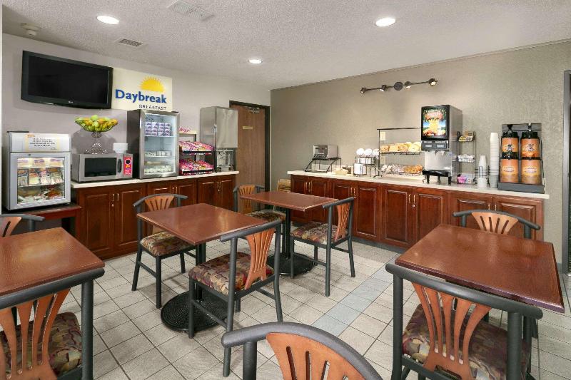 Days Inn by Wyndham Willmar image
