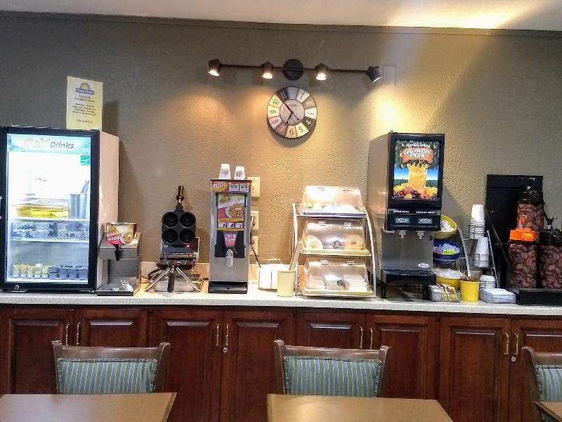 Days Inn by Wyndham Willmar image