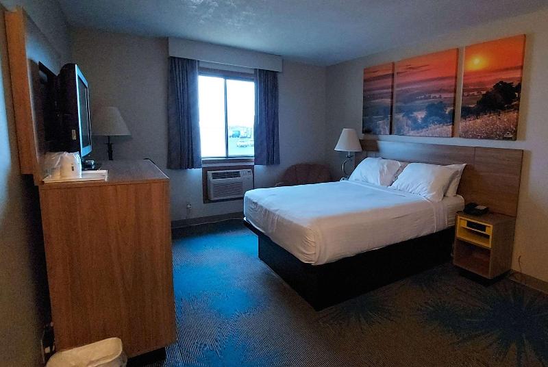Days Inn by Wyndham Willmar image