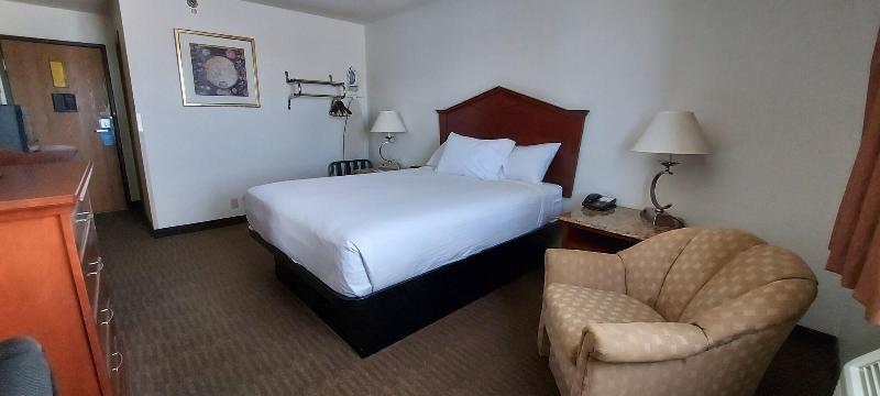 Days Inn by Wyndham Willmar image