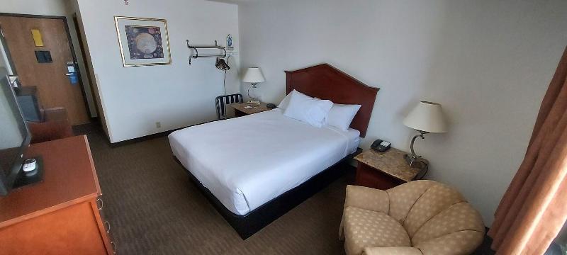 Days Inn by Wyndham Willmar image