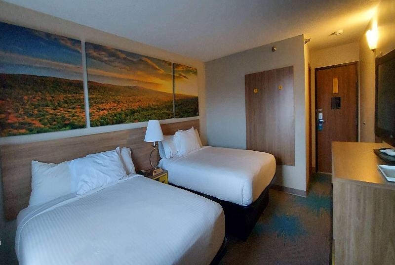 Days Inn by Wyndham Willmar image