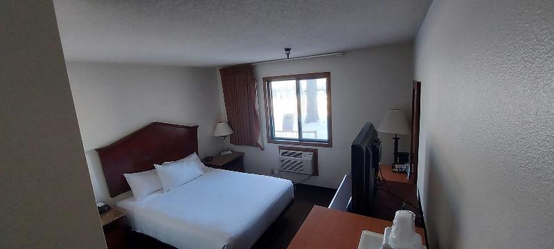 Days Inn by Wyndham Willmar image