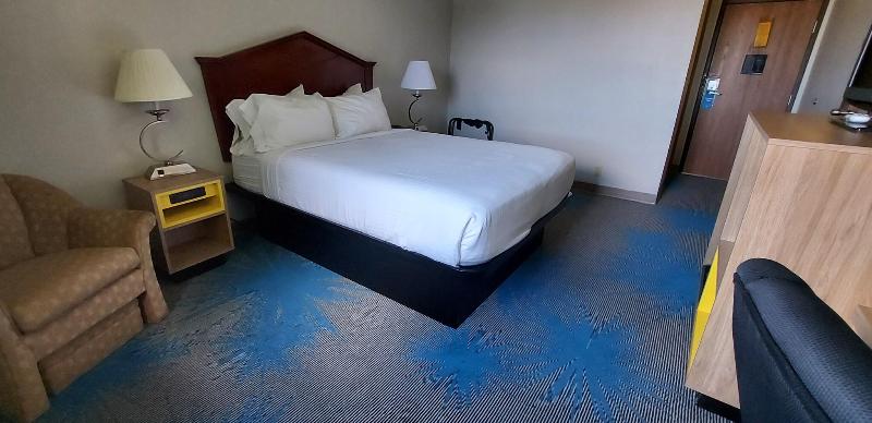 Days Inn by Wyndham Willmar image
