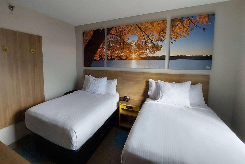 Days Inn by Wyndham Willmar image