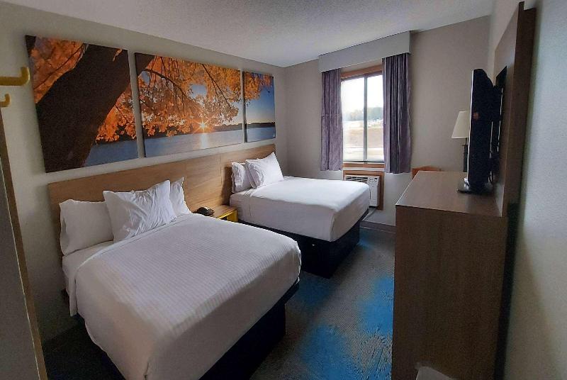 Days Inn by Wyndham Willmar image