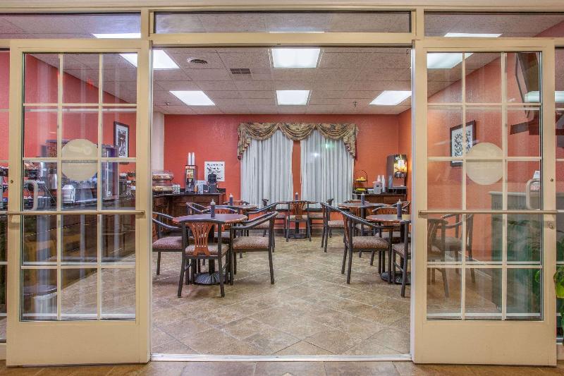 Days Inn & Suites by Wyndham Mt Pleasant image