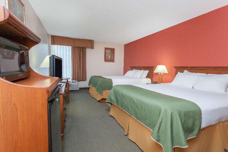 Days Inn & Suites by Wyndham Mt Pleasant image