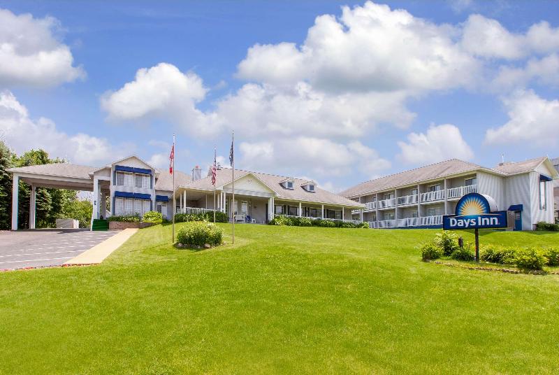 Days Inn by Wyndham Petoskey image