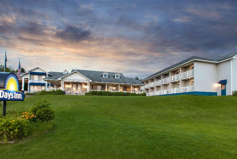 Days Inn by Wyndham Petoskey image