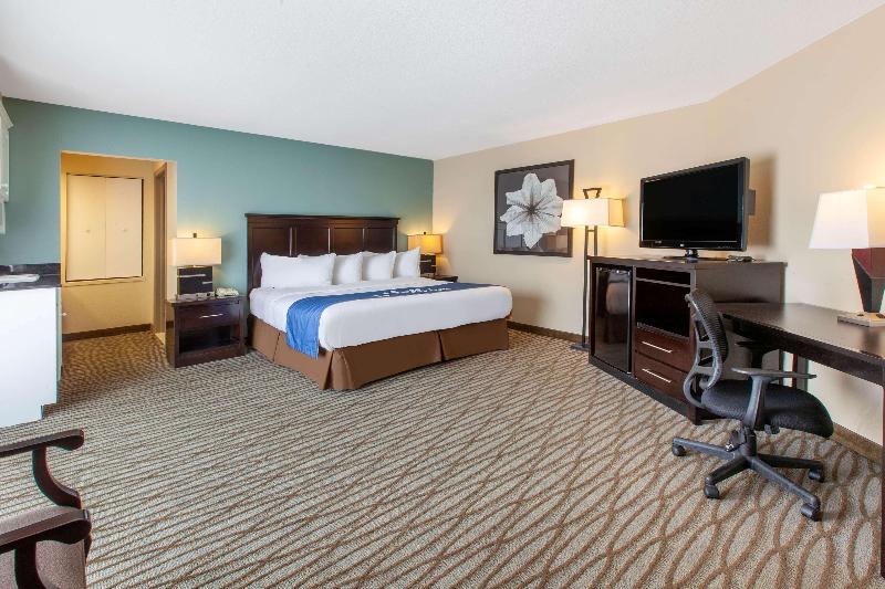 Days Inn by Wyndham Petoskey image