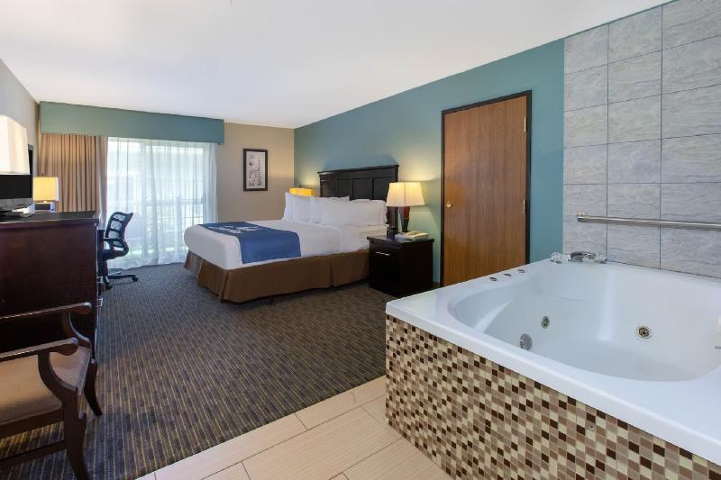 Days Inn by Wyndham Petoskey image