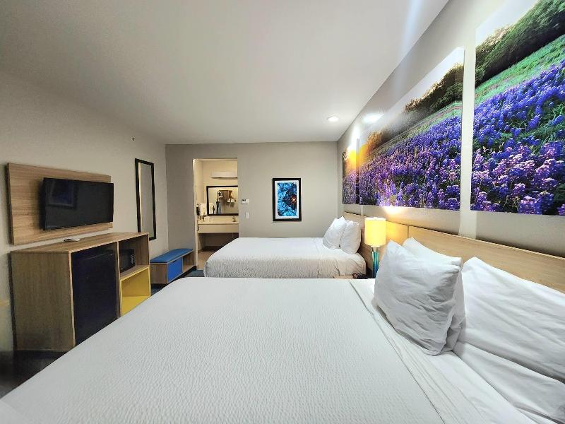 Days Inn & Suites by Wyndham Katy image