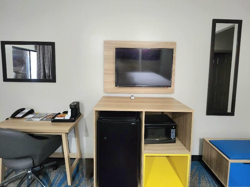 Days Inn & Suites by Wyndham Katy image