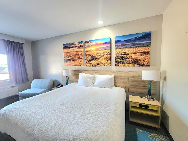 Days Inn & Suites by Wyndham Katy image