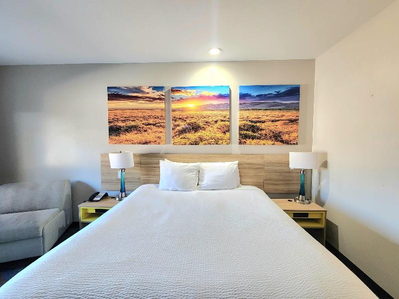 Days Inn & Suites by Wyndham Katy image