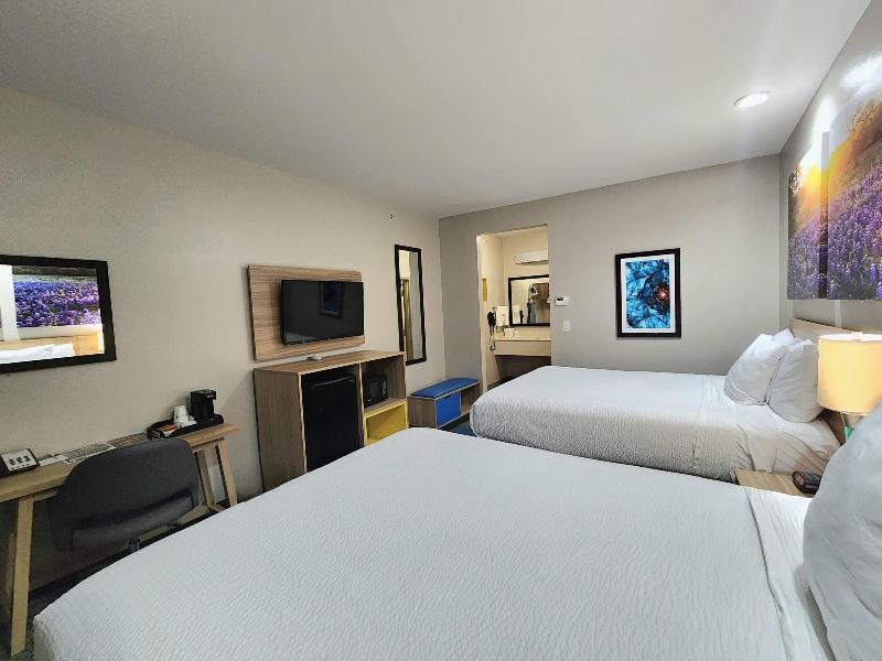 Days Inn & Suites by Wyndham Katy image