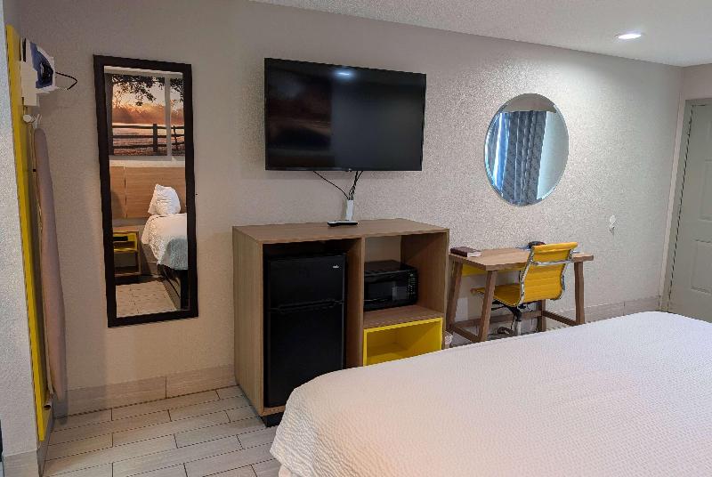 Days Inn By Wyndham Arcadia image