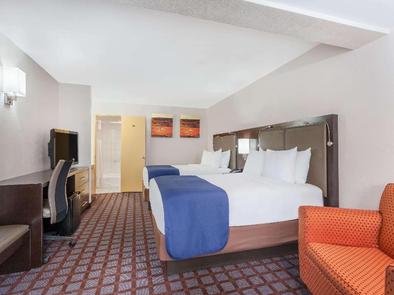 Days Inn by Wyndham Woodbury Long Island image