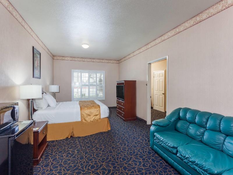 Days Inn & Suites by Wyndham South Gate image