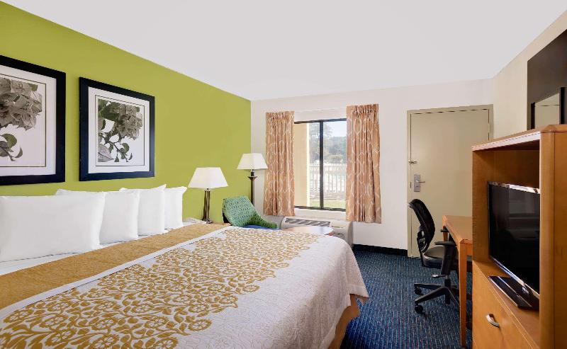 Days Inn By Wyndham Easton image