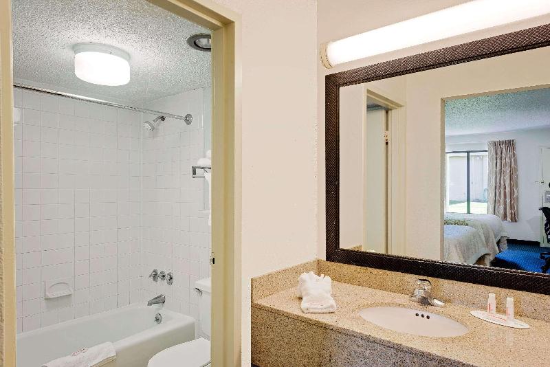 Days Inn By Wyndham Easton image