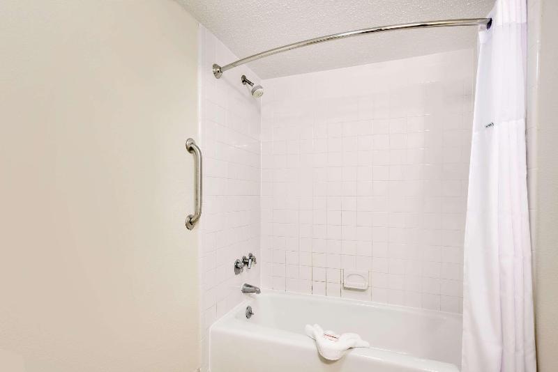 Days Inn By Wyndham Easton image