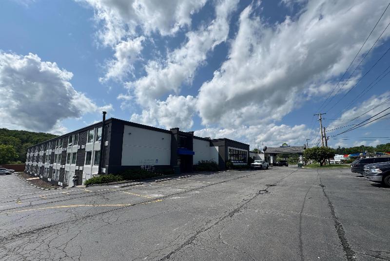 Days Inn by Wyndham Liberty image
