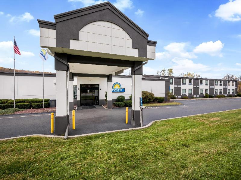 Days Inn by Wyndham Liberty image