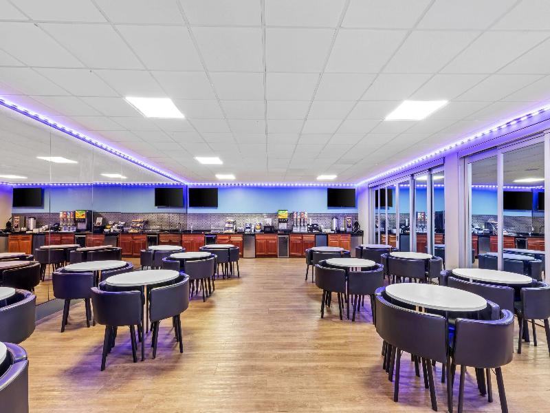 Days Inn by Wyndham Liberty image