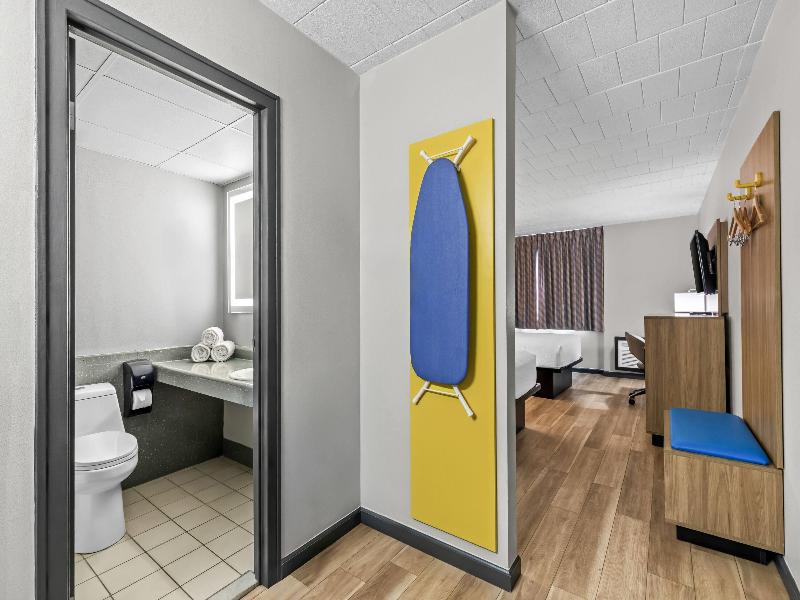 Days Inn by Wyndham Liberty image