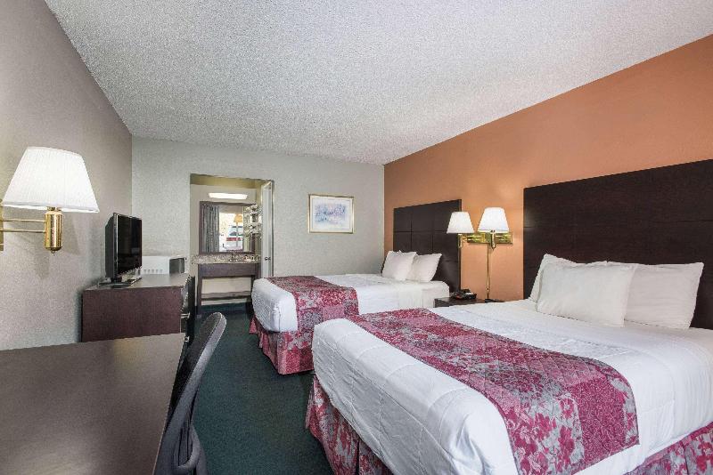 Days Inn by Wyndham Jellico - Tennessee State Line image