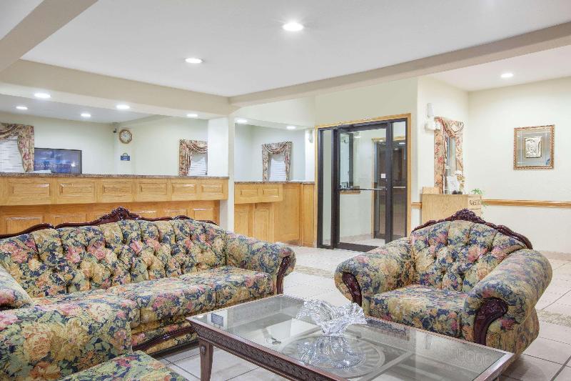 Days Inn By Wyndham Centerville image