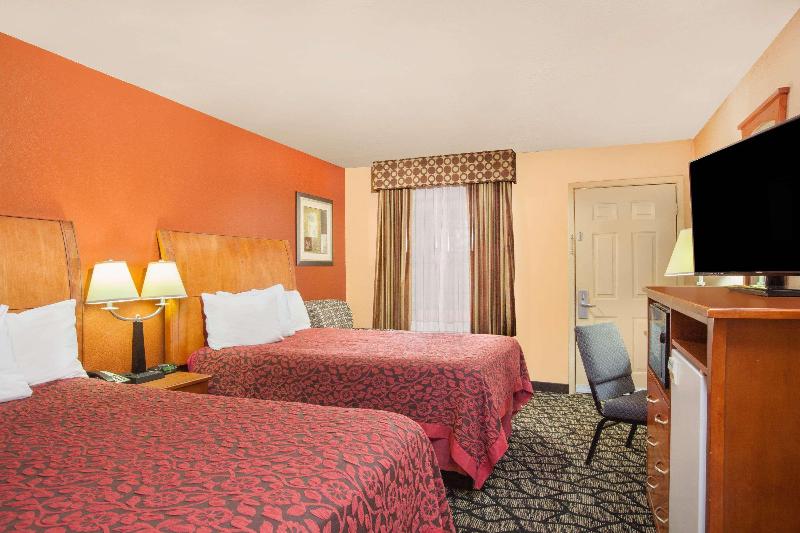 Days Inn By Wyndham Centerville image