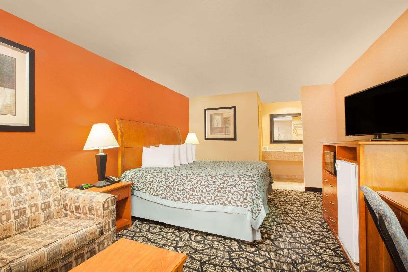 Days Inn By Wyndham Centerville image