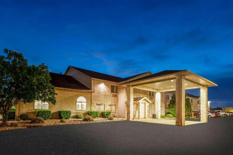 Days Inn by Wyndham Racine/Sturtevant image
