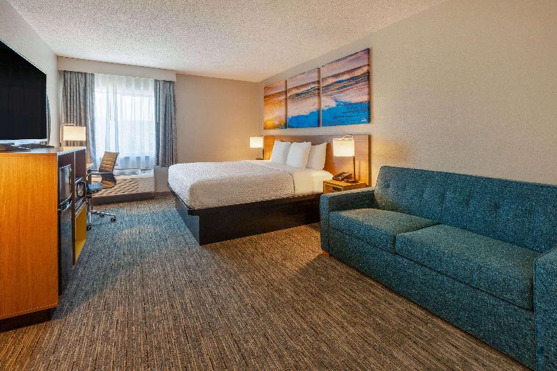 Days Inn by Wyndham Racine/Sturtevant image