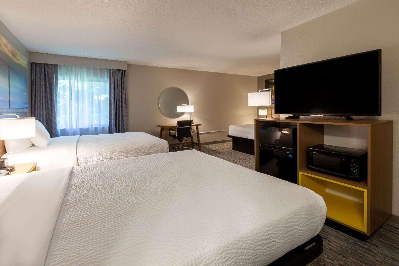 Days Inn by Wyndham Racine/Sturtevant image