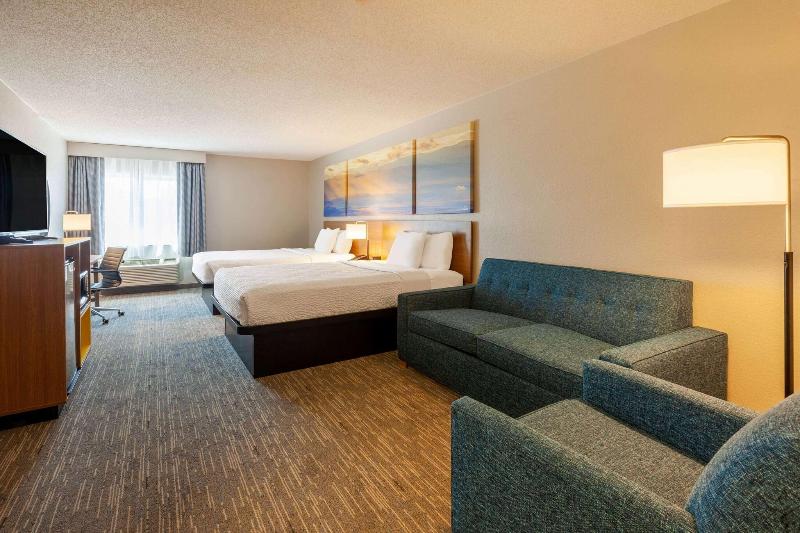 Days Inn by Wyndham Racine/Sturtevant image