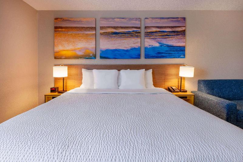 Days Inn by Wyndham Racine/Sturtevant image