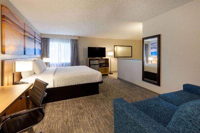 Days Inn by Wyndham Racine/Sturtevant image