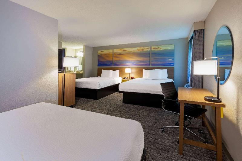 Days Inn by Wyndham Racine/Sturtevant image
