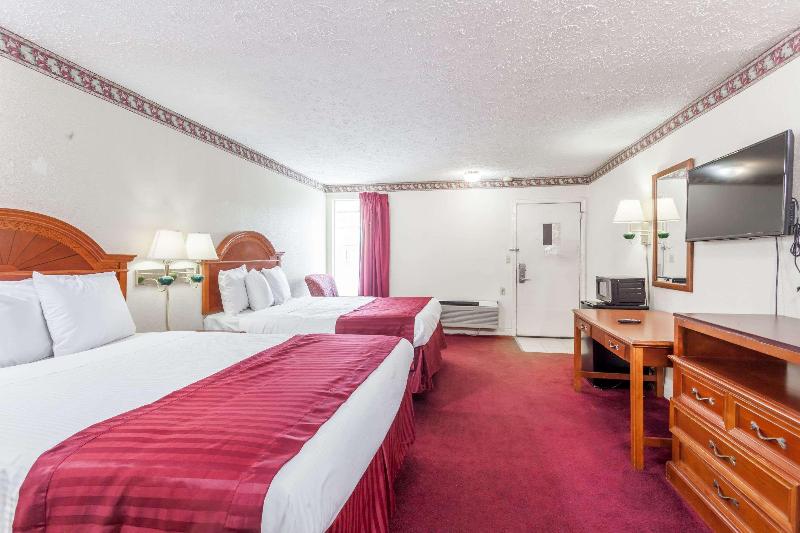 Knights Inn Hurricane Mills image